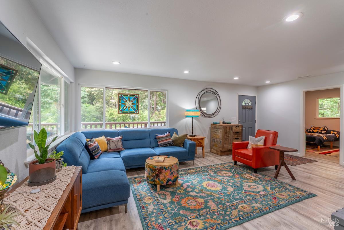 Detail Gallery Image 8 of 25 For 32200 Westwood Dr, Fort Bragg,  CA 95437 - 2 Beds | 2 Baths