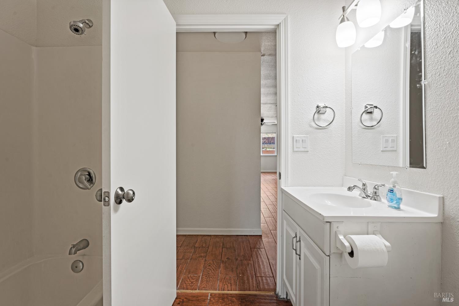 Detail Gallery Image 23 of 27 For 26051 Sherwood Rd, Willits,  CA 95490 - 4 Beds | 3 Baths