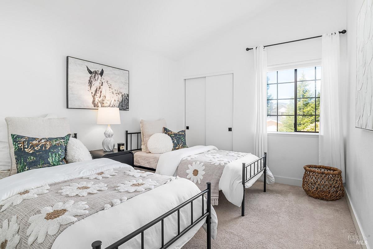 Detail Gallery Image 15 of 25 For 1592 Cerro Sonoma Cir, Petaluma,  CA 94954 - 3 Beds | 2/1 Baths
