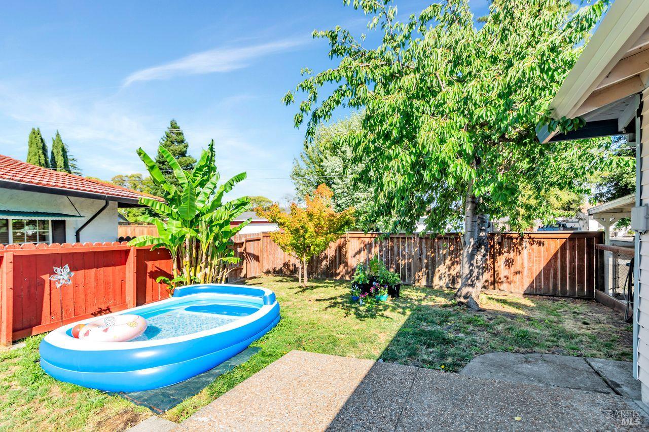Detail Gallery Image 23 of 29 For 7840 Bernice Ct, Rohnert Park,  CA 94928 - 3 Beds | 2 Baths