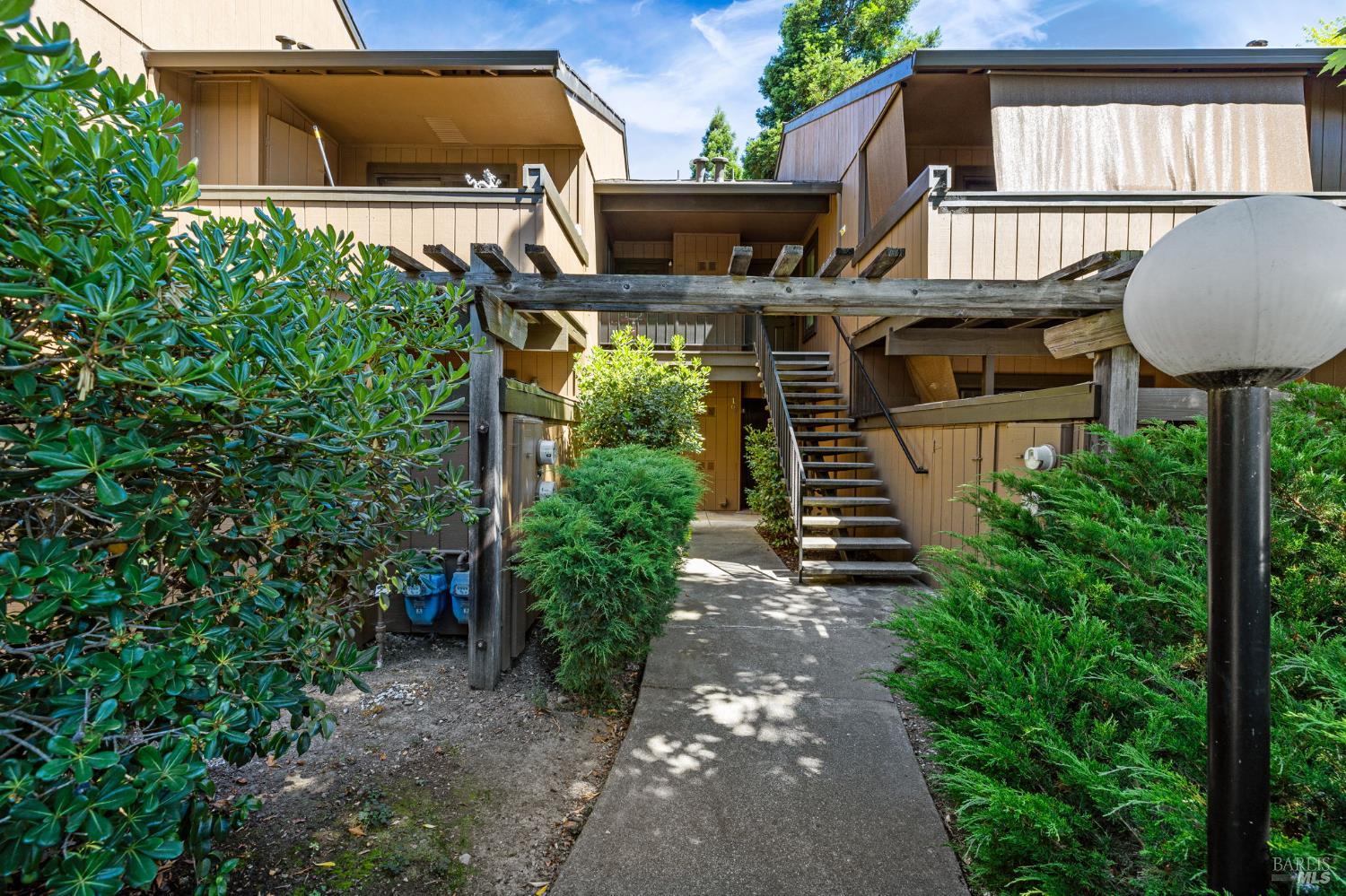 14 Arbor Ct