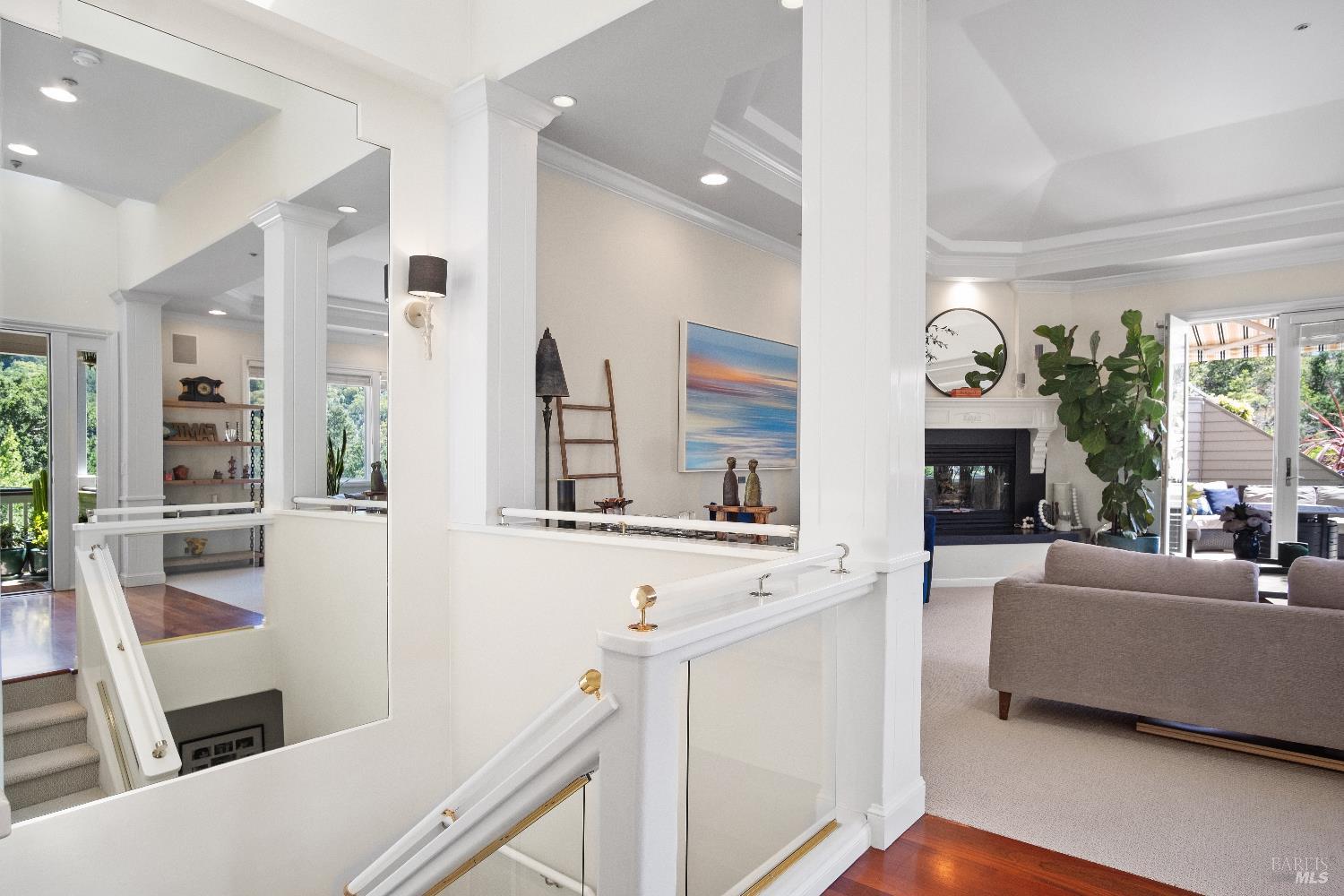 Detail Gallery Image 8 of 41 For 6 Oak Rd, Larkspur,  CA 94939 - 3 Beds | 2/1 Baths