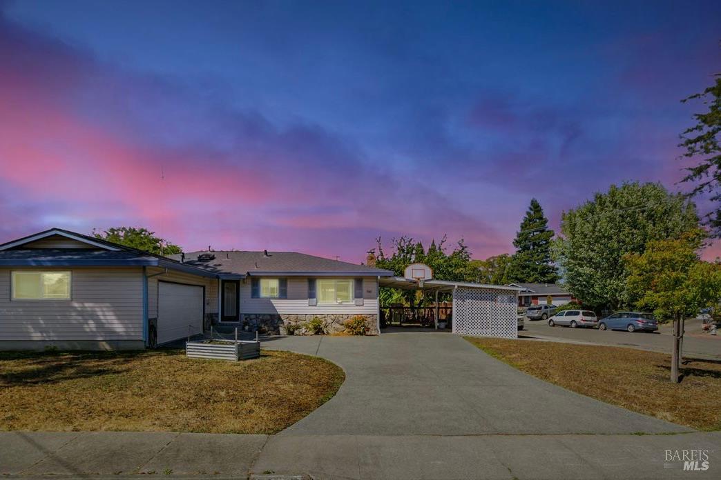 Detail Gallery Image 1 of 29 For 7840 Bernice Ct, Rohnert Park,  CA 94928 - 3 Beds | 2 Baths