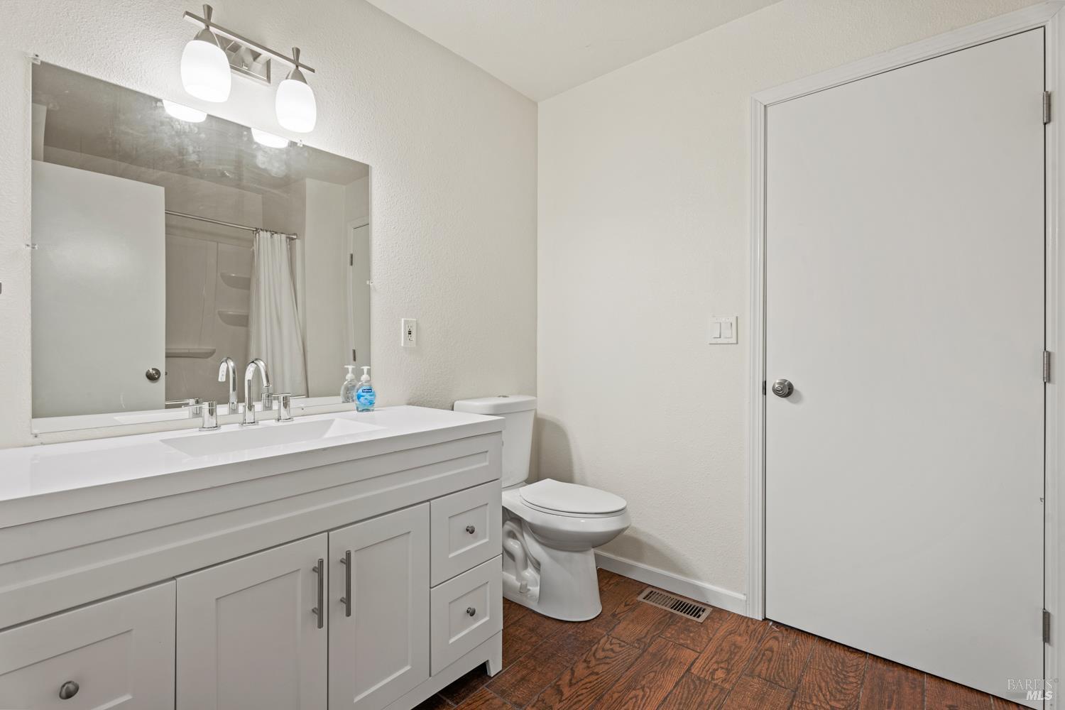 Detail Gallery Image 19 of 27 For 26051 Sherwood Rd, Willits,  CA 95490 - 4 Beds | 3 Baths