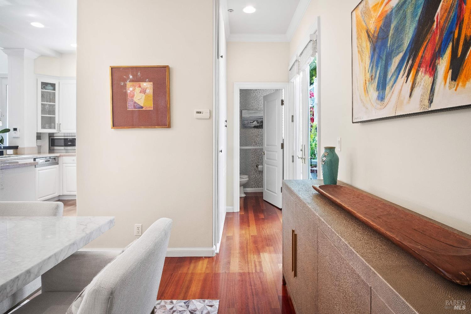 Detail Gallery Image 11 of 41 For 6 Oak Rd, Larkspur,  CA 94939 - 3 Beds | 2/1 Baths