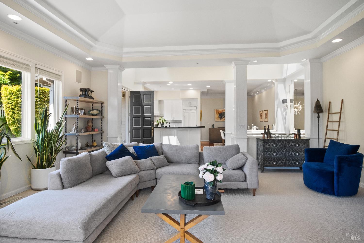 Detail Gallery Image 2 of 41 For 6 Oak Rd, Larkspur,  CA 94939 - 3 Beds | 2/1 Baths