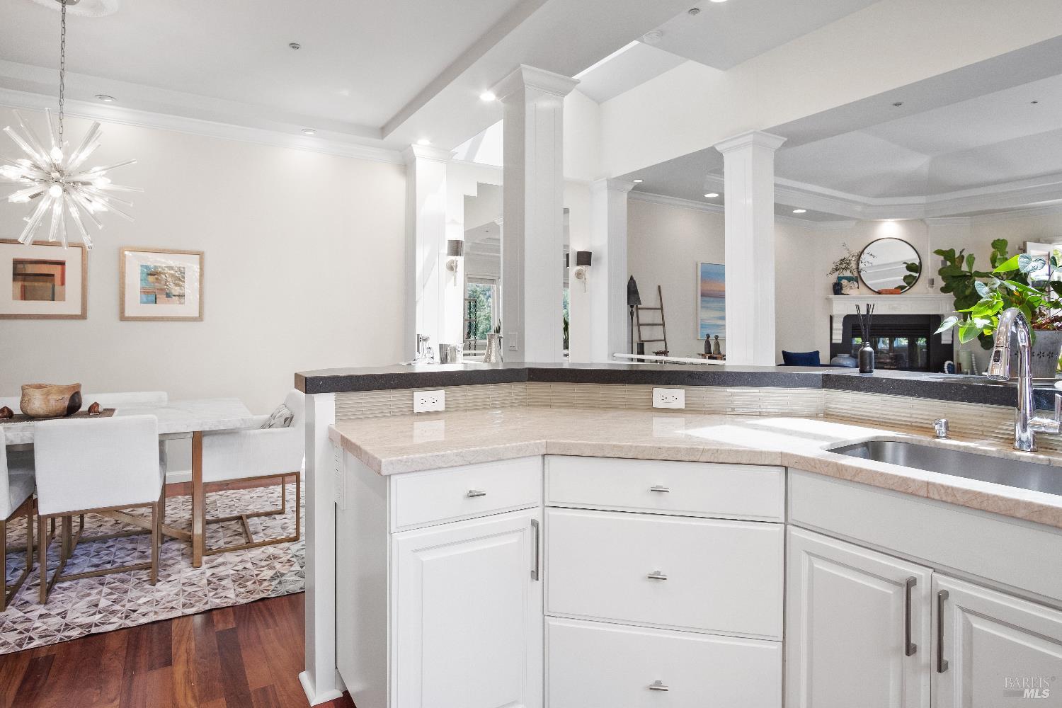 Detail Gallery Image 7 of 41 For 6 Oak Rd, Larkspur,  CA 94939 - 3 Beds | 2/1 Baths