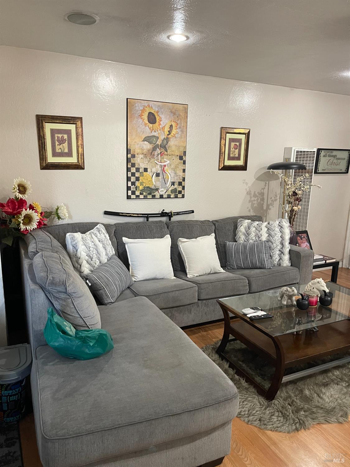 Detail Gallery Image 5 of 13 For 2936 Irwin St, Vallejo,  CA 94591 - 3 Beds | 1 Baths