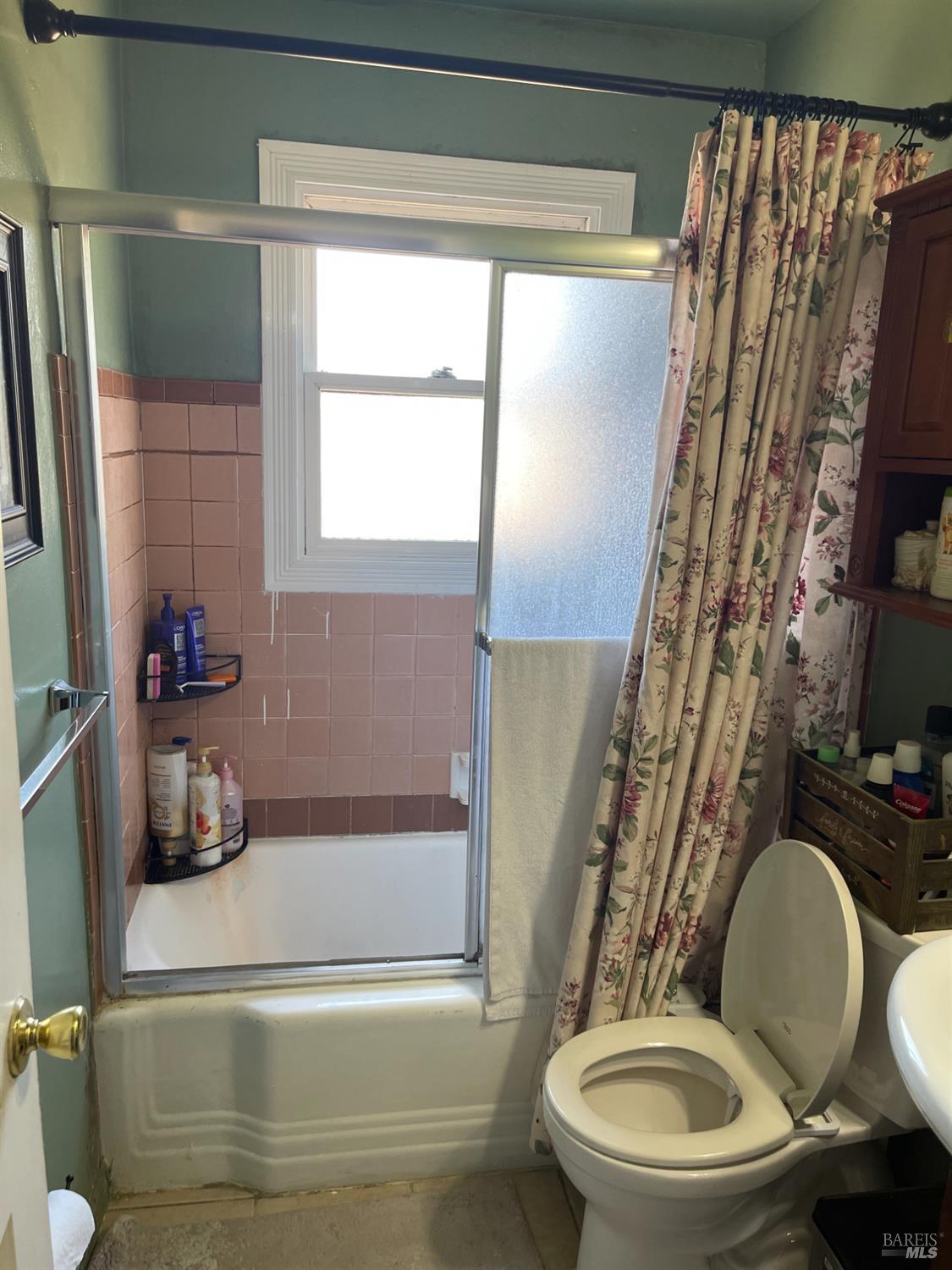 Detail Gallery Image 9 of 13 For 2936 Irwin St, Vallejo,  CA 94591 - 3 Beds | 1 Baths