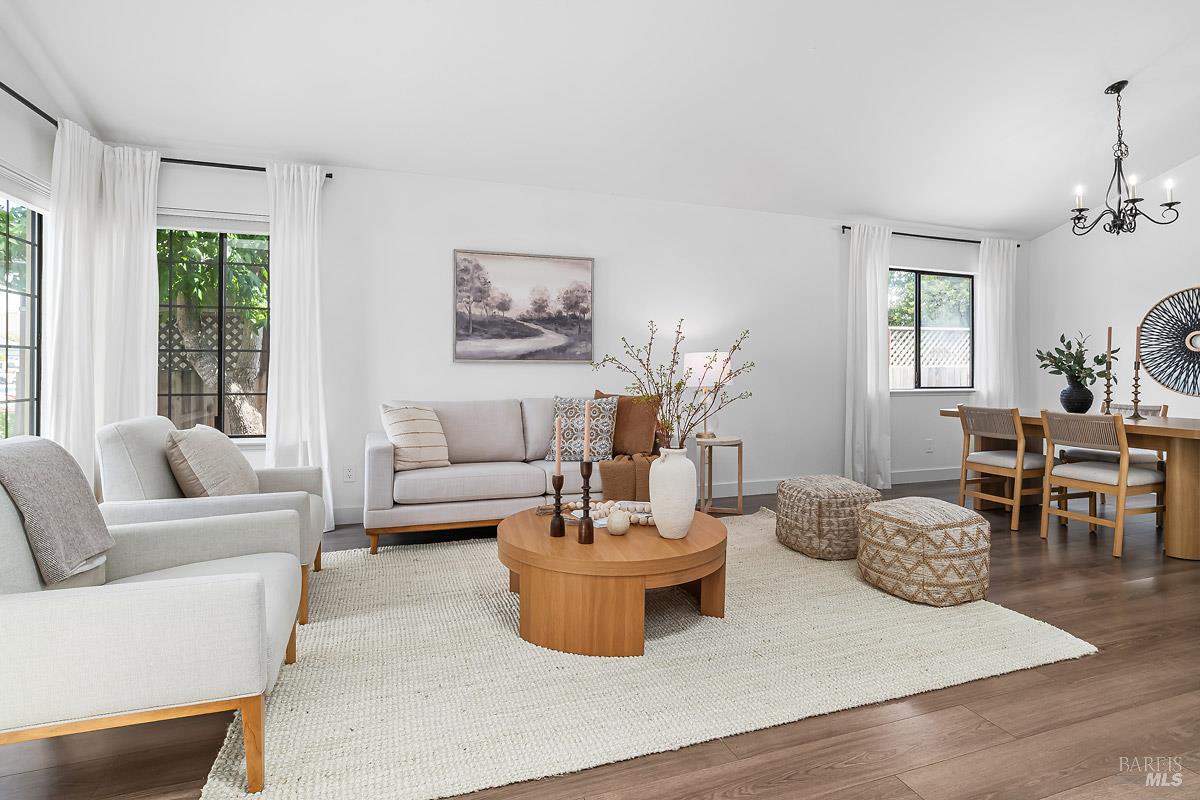 Detail Gallery Image 8 of 25 For 1592 Cerro Sonoma Cir, Petaluma,  CA 94954 - 3 Beds | 2/1 Baths