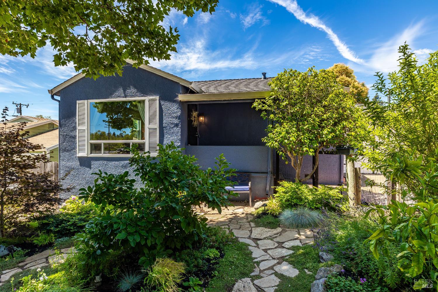 Detail Gallery Image 3 of 50 For 613 Jennings Ave, Vallejo,  CA 94591 - 2 Beds | 1 Baths