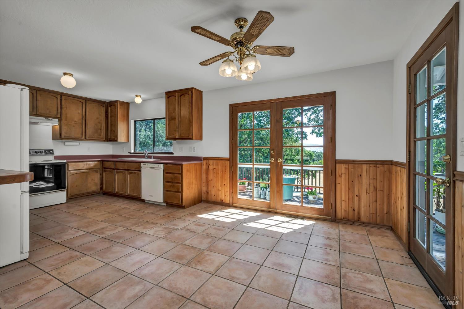Detail Gallery Image 9 of 57 For 2110 Diane Way #4423,  Lakeport,  CA 95453 - 3 Beds | 2/1 Baths