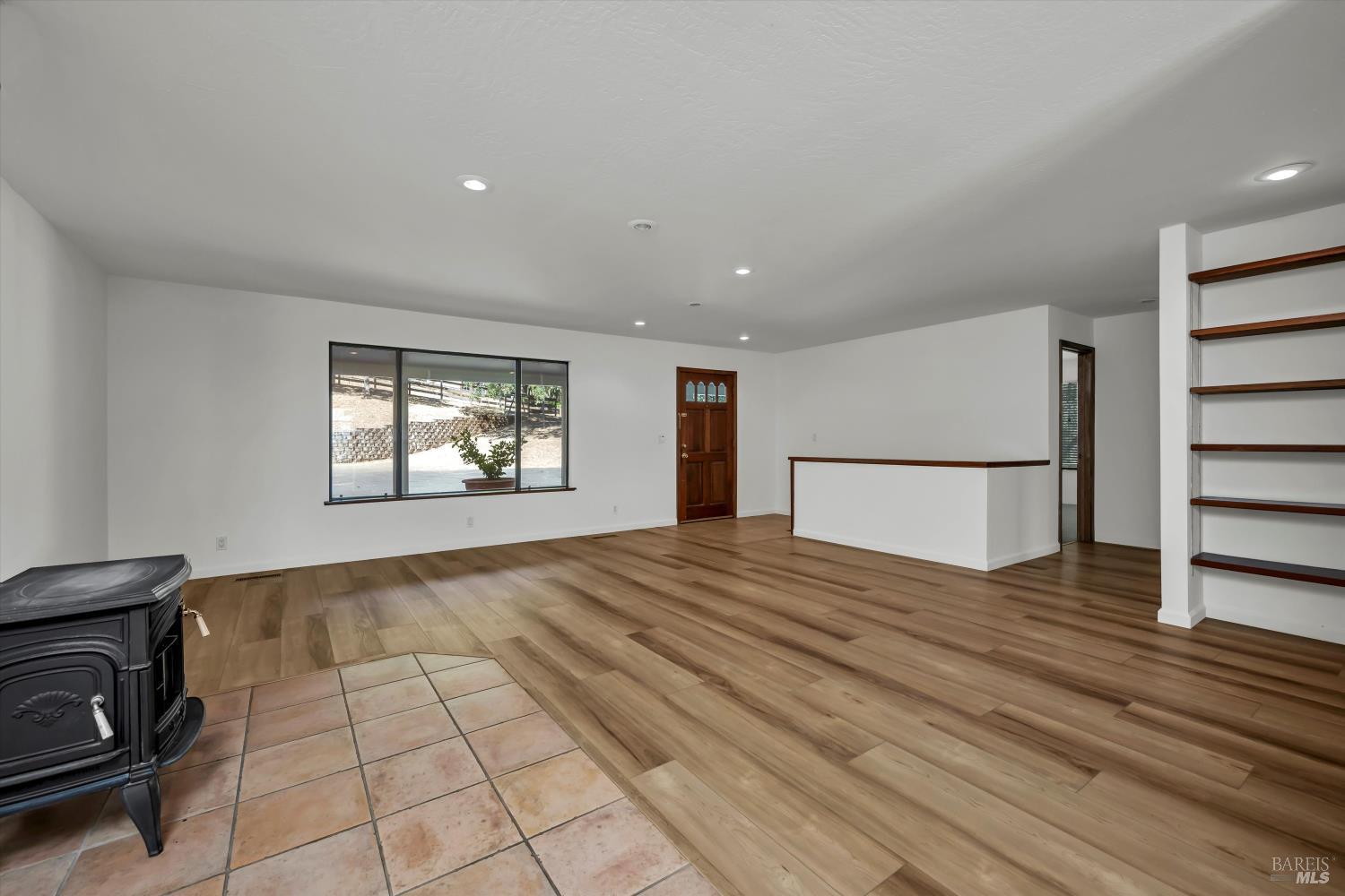 Detail Gallery Image 6 of 57 For 2110 Diane Way #4423,  Lakeport,  CA 95453 - 3 Beds | 2/1 Baths