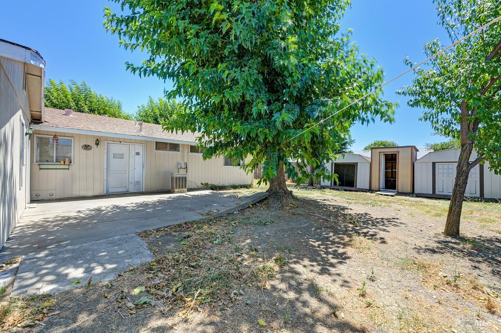 Detail Gallery Image 16 of 18 For 505 W H St, Dixon,  CA 95620 - 3 Beds | 2 Baths