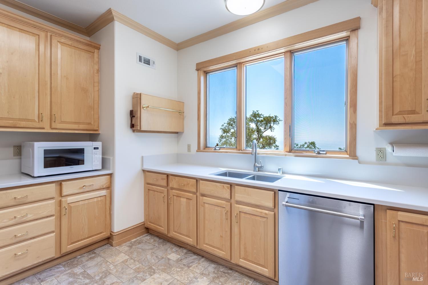 Detail Gallery Image 12 of 72 For 6360 Wilson Hill Rd, Shingletown,  CA 96088 - 3 Beds | 3 Baths