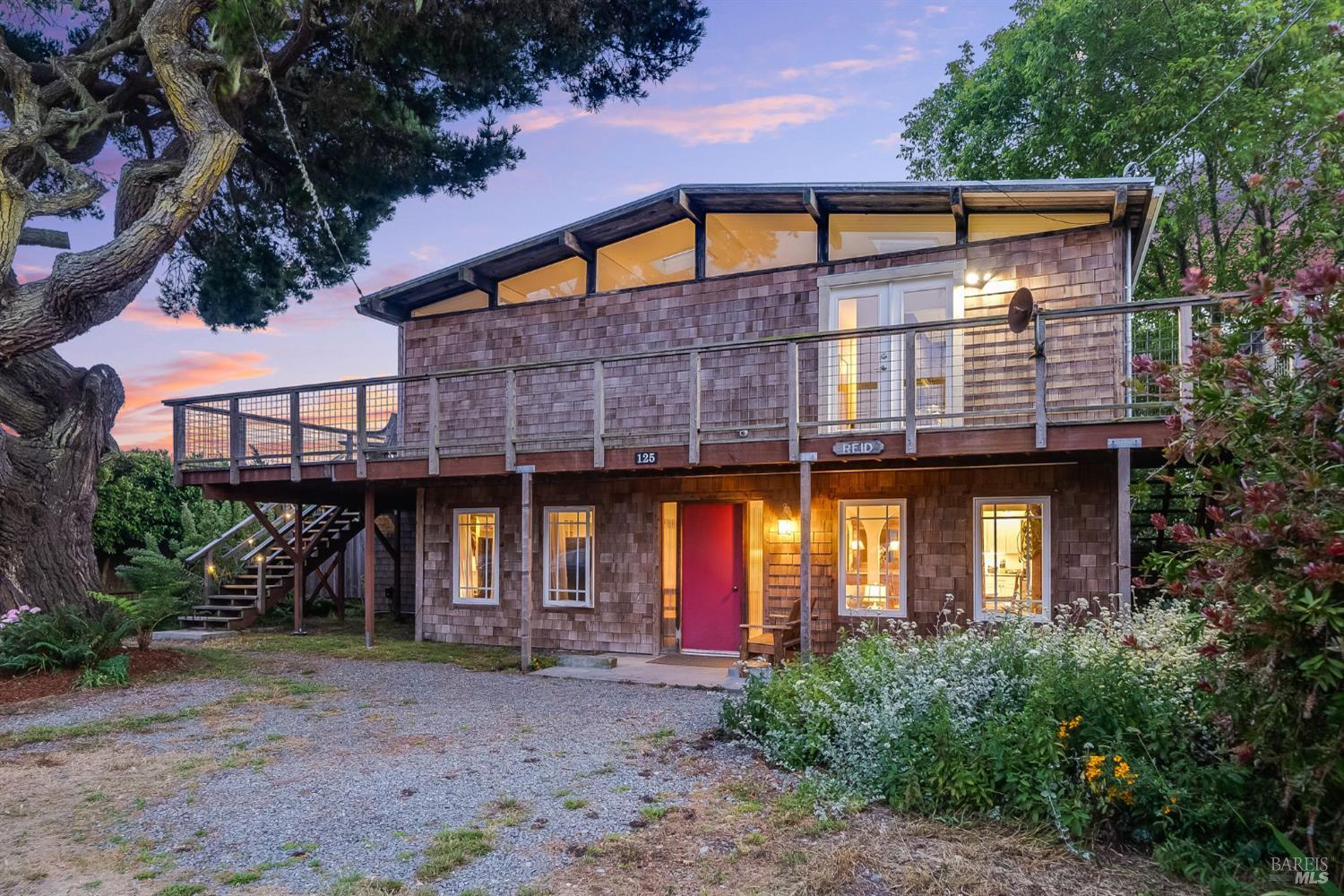 Detail Gallery Image 3 of 76 For 125 Aspen Rd, Bolinas,  CA 94924 - 4 Beds | 2 Baths