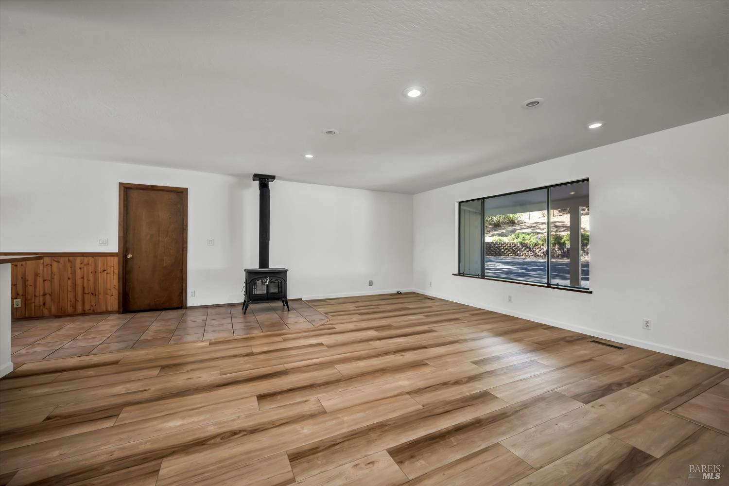 Detail Gallery Image 7 of 57 For 2110 Diane Way #4423,  Lakeport,  CA 95453 - 3 Beds | 2/1 Baths