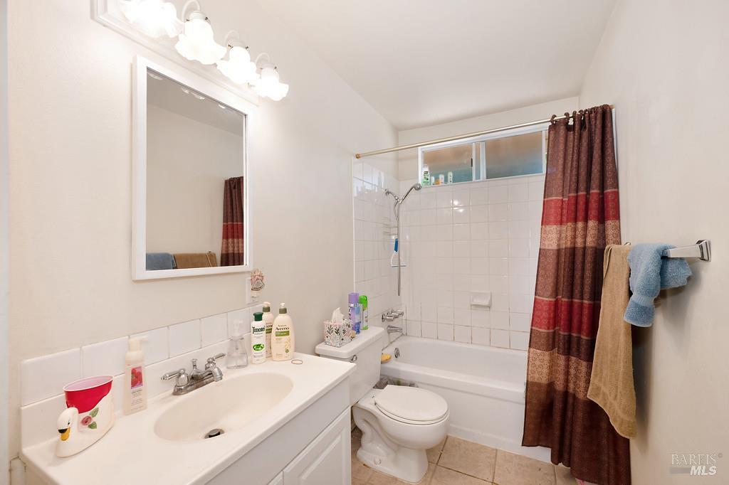 Detail Gallery Image 11 of 18 For 505 W H St, Dixon,  CA 95620 - 3 Beds | 2 Baths