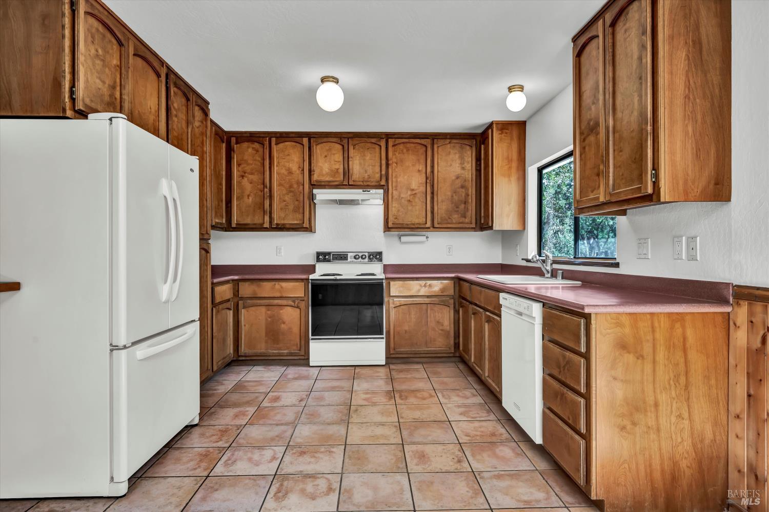 Detail Gallery Image 10 of 57 For 2110 Diane Way #4423,  Lakeport,  CA 95453 - 3 Beds | 2/1 Baths