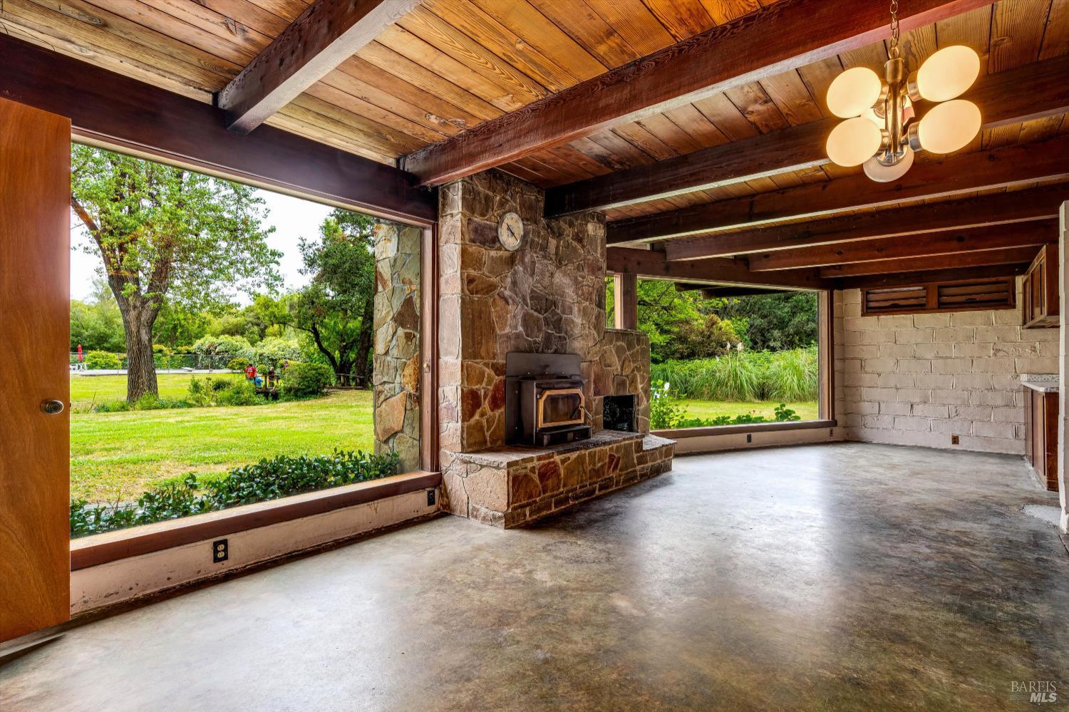 Detail Gallery Image 14 of 49 For 3450 Chanate Rd, Santa Rosa,  CA 95404 - 3 Beds | 1/1 Baths
