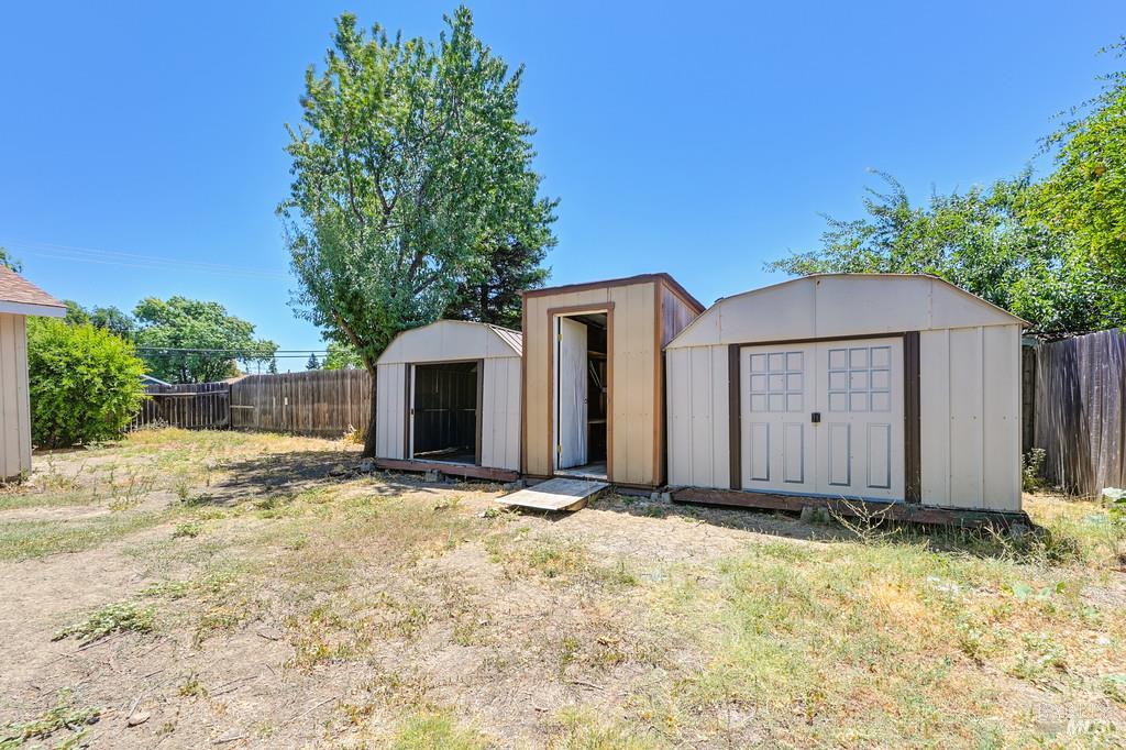 Detail Gallery Image 17 of 18 For 505 W H St, Dixon,  CA 95620 - 3 Beds | 2 Baths