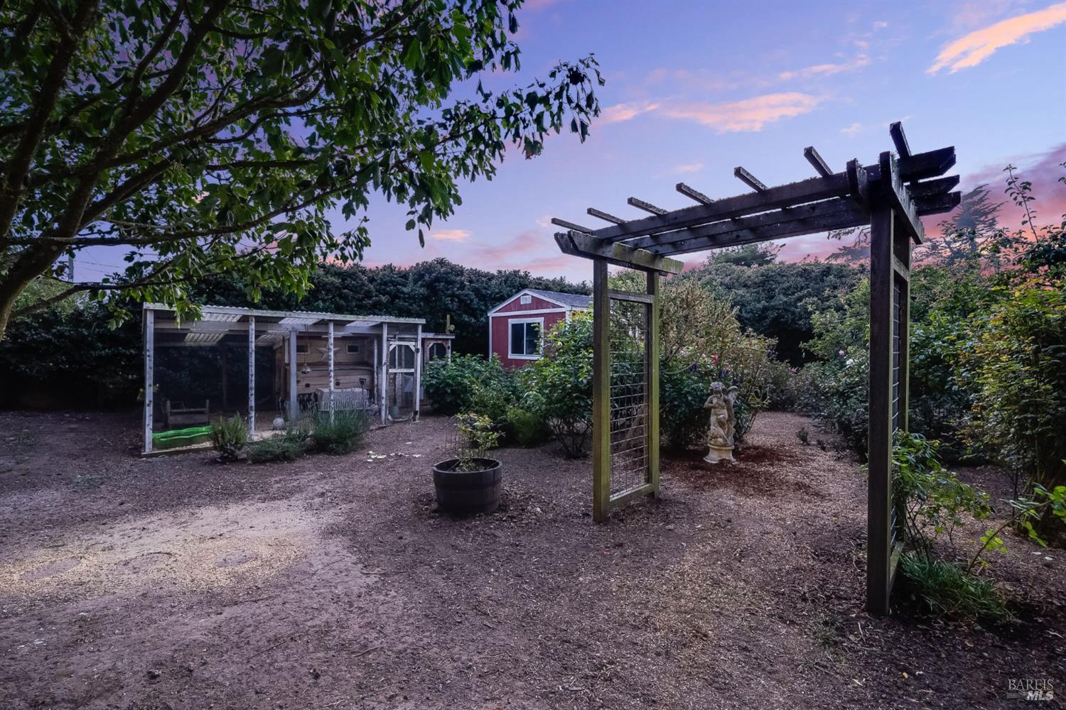 Detail Gallery Image 49 of 76 For 125 Aspen Rd, Bolinas,  CA 94924 - 4 Beds | 2 Baths