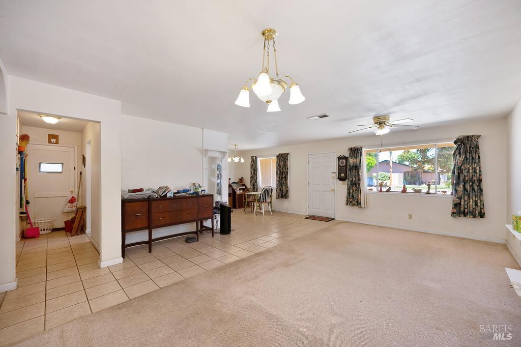 Detail Gallery Image 5 of 18 For 505 W H St, Dixon,  CA 95620 - 3 Beds | 2 Baths