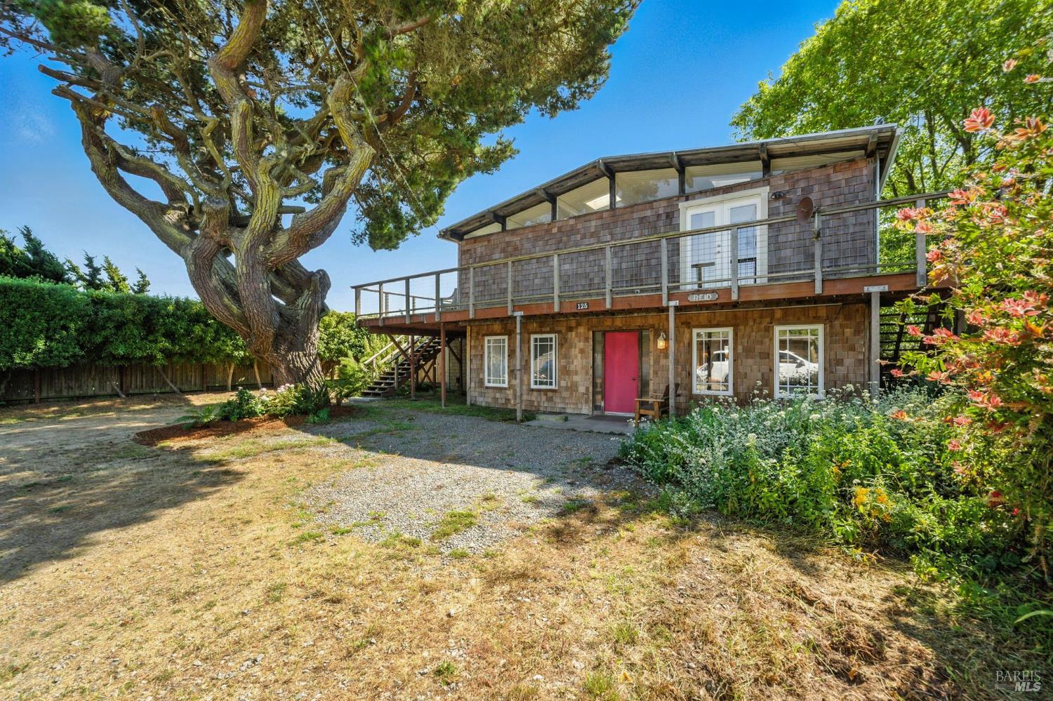 Detail Gallery Image 5 of 76 For 125 Aspen Rd, Bolinas,  CA 94924 - 4 Beds | 2 Baths