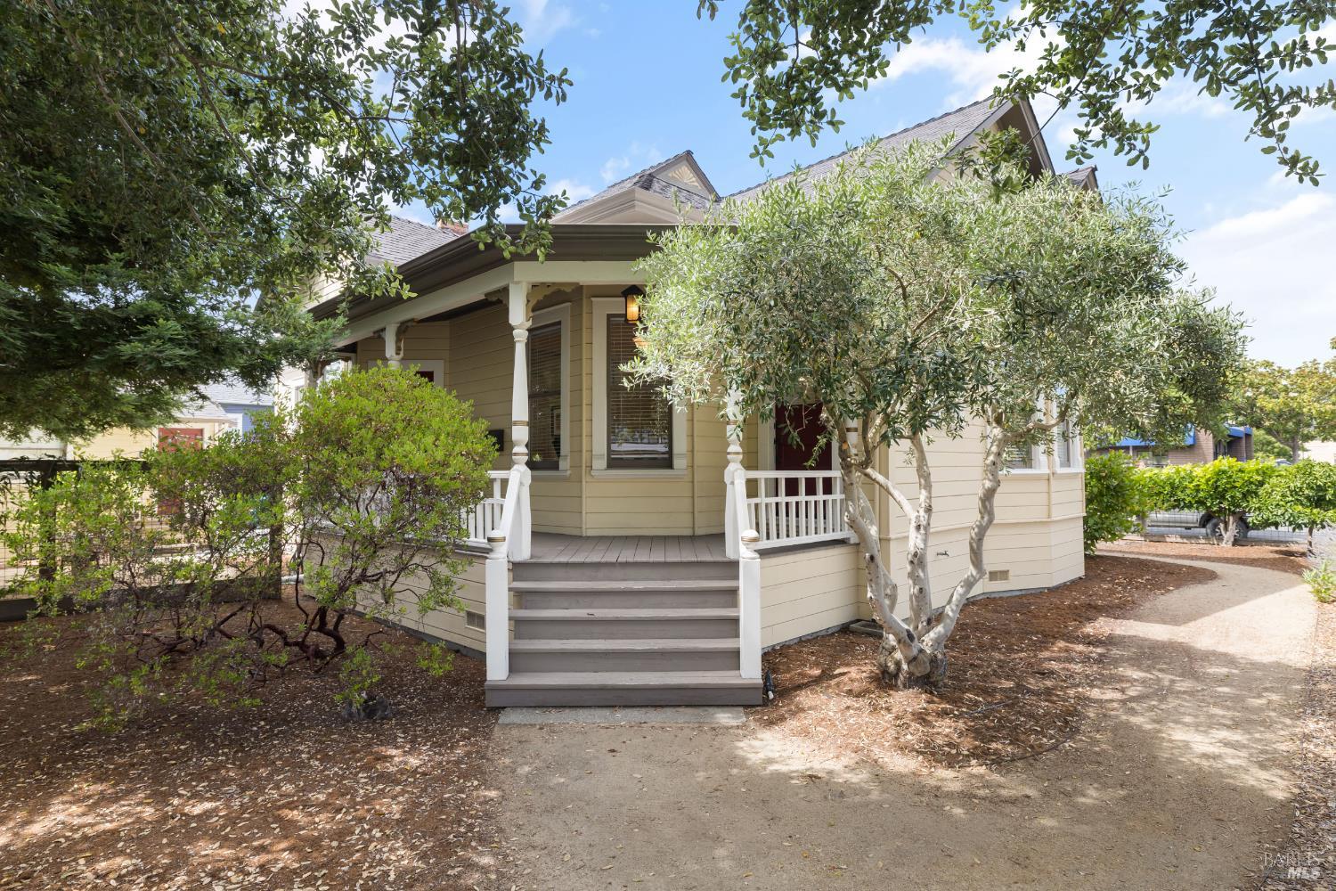 Detail Gallery Image 2 of 36 For 531 E Washington St, Petaluma,  CA 94952 - – Beds | – Baths