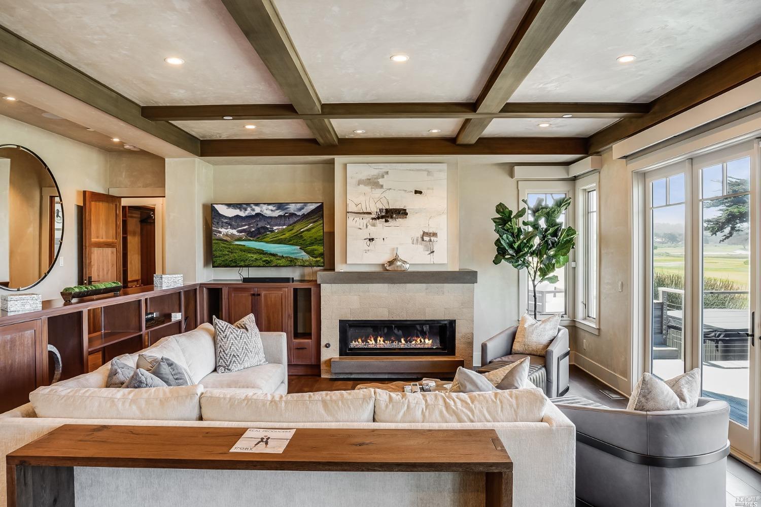 Detail Gallery Image 17 of 34 For 1016 Rodeo Rd #1,  Pebble Beach,  CA 93953 - 4 Beds | 3/1 Baths