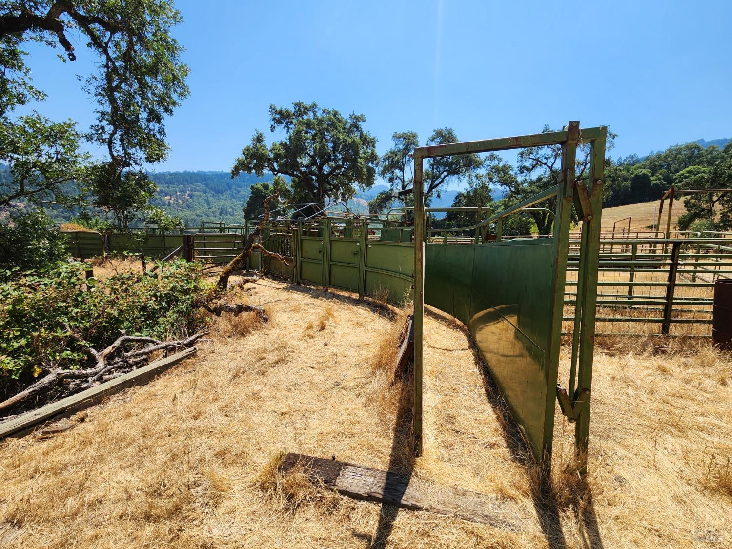 Detail Gallery Image 59 of 64 For 8225 Spyrock Rd, Laytonville,  CA 95454 - 2 Beds | 2 Baths