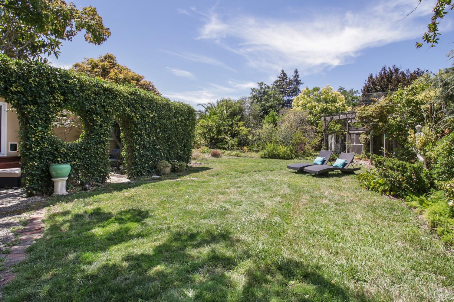 Detail Gallery Image 26 of 28 For 754 Bradley Ave, Novato,  CA 94947 - 3 Beds | 2 Baths
