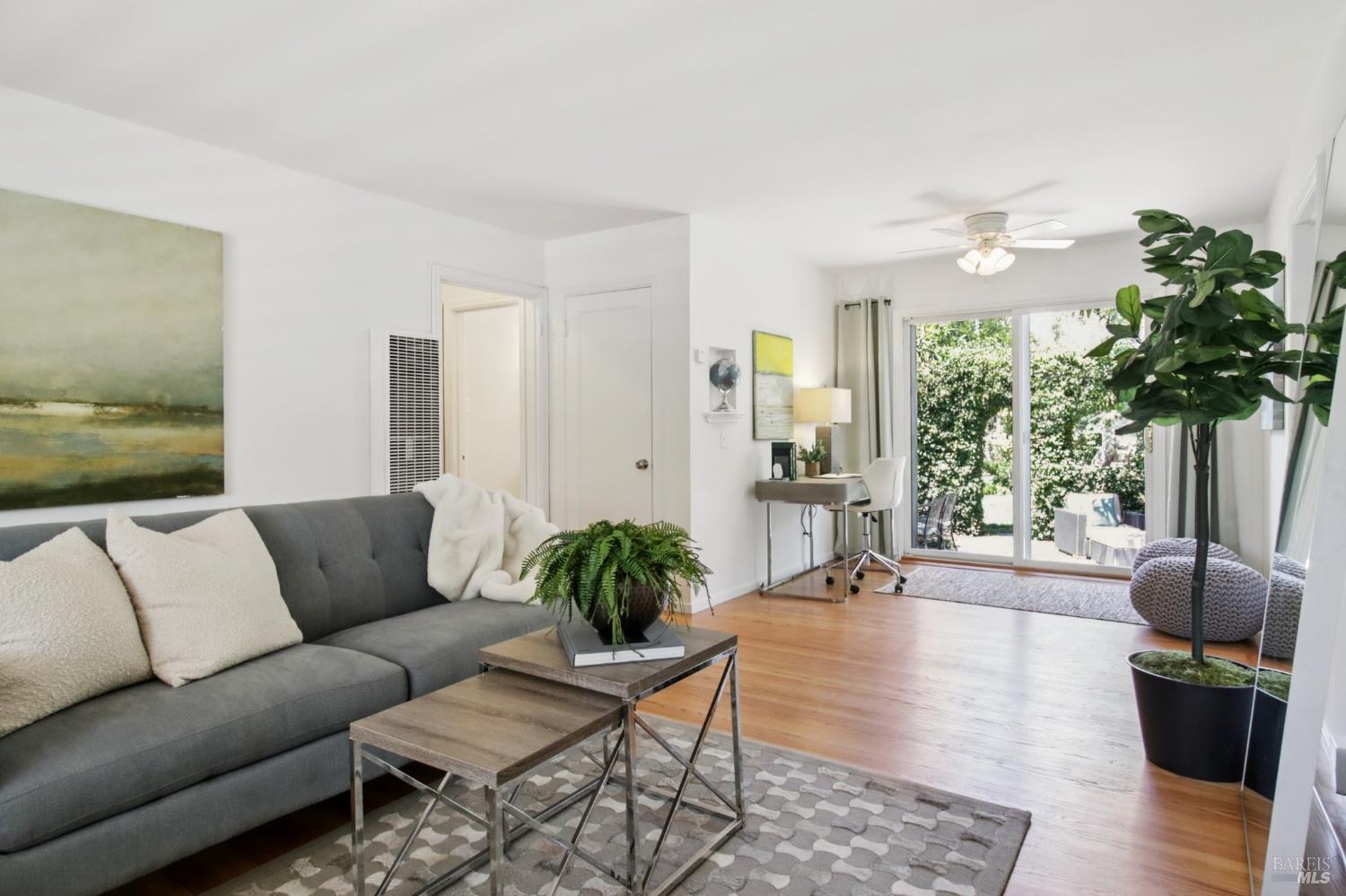 Detail Gallery Image 3 of 28 For 754 Bradley Ave, Novato,  CA 94947 - 3 Beds | 2 Baths
