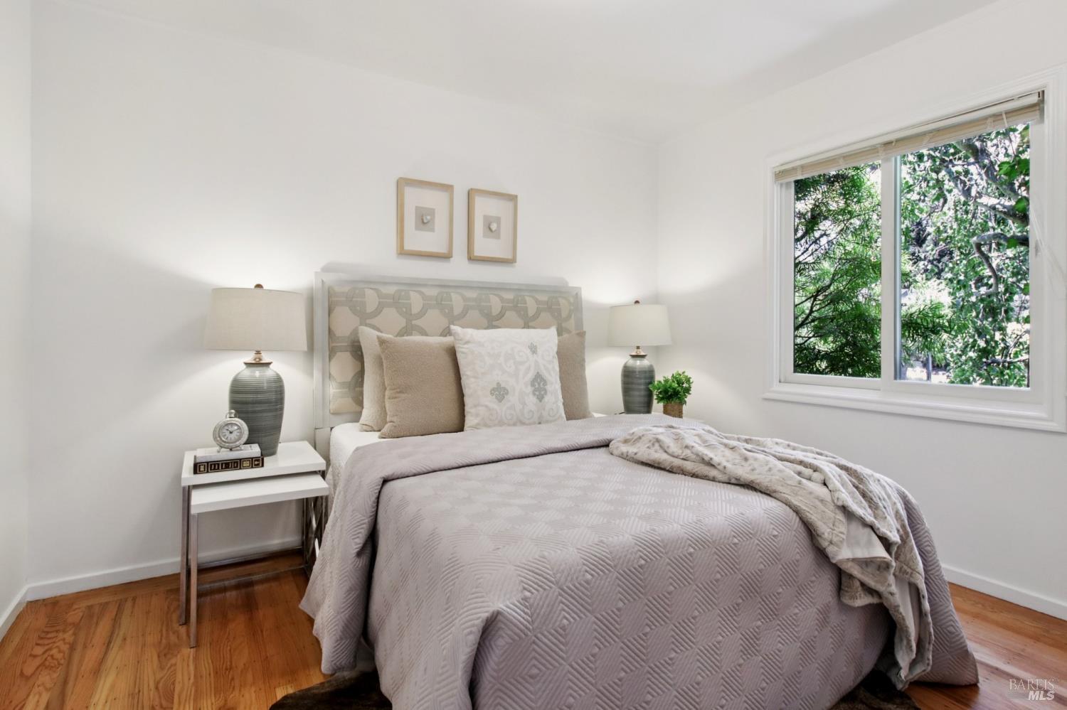 Detail Gallery Image 13 of 28 For 754 Bradley Ave, Novato,  CA 94947 - 3 Beds | 2 Baths