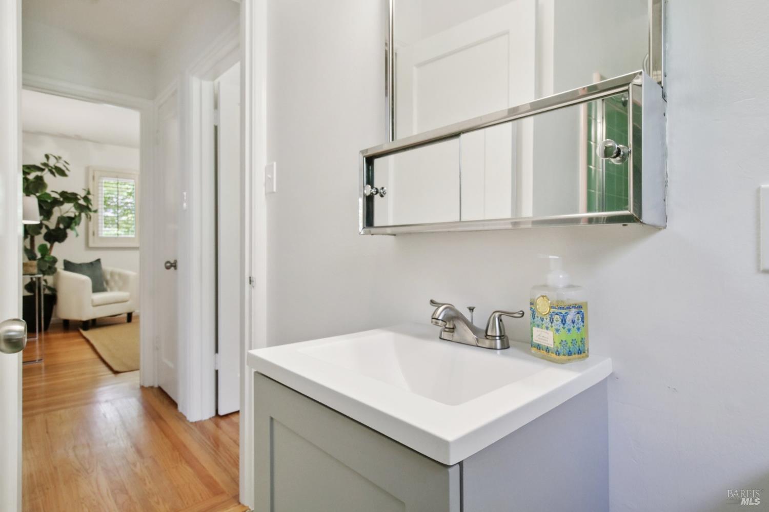 Detail Gallery Image 14 of 28 For 754 Bradley Ave, Novato,  CA 94947 - 3 Beds | 2 Baths