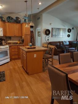 Detail Gallery Image 7 of 10 For 400 Sulphur Bank Dr #93,  Clearlake Oaks,  CA 95423 - 3 Beds | 2 Baths