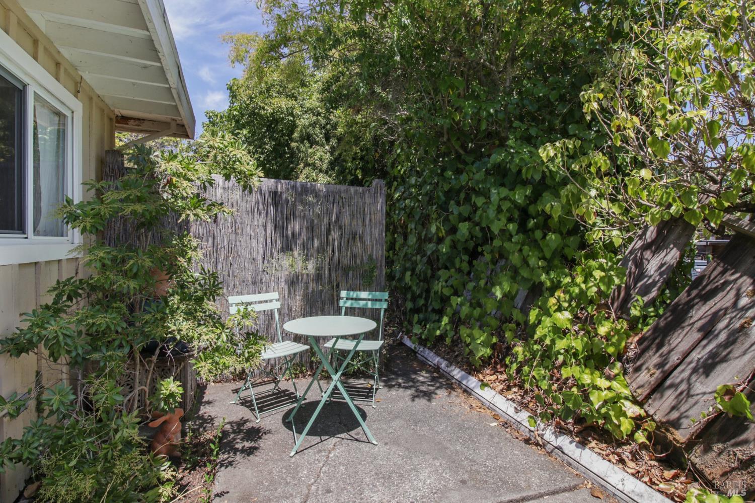 Detail Gallery Image 18 of 28 For 754 Bradley Ave, Novato,  CA 94947 - 3 Beds | 2 Baths