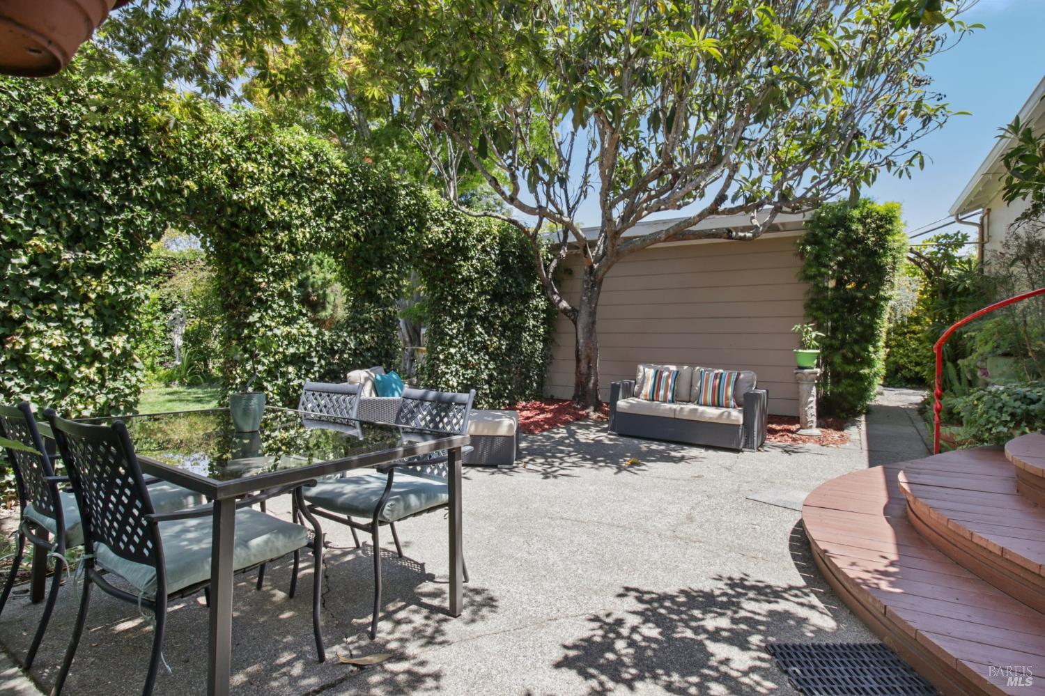 Detail Gallery Image 25 of 28 For 754 Bradley Ave, Novato,  CA 94947 - 3 Beds | 2 Baths