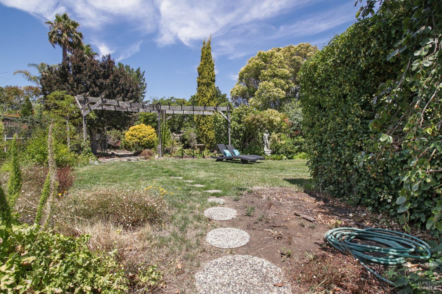 Detail Gallery Image 27 of 28 For 754 Bradley Ave, Novato,  CA 94947 - 3 Beds | 2 Baths
