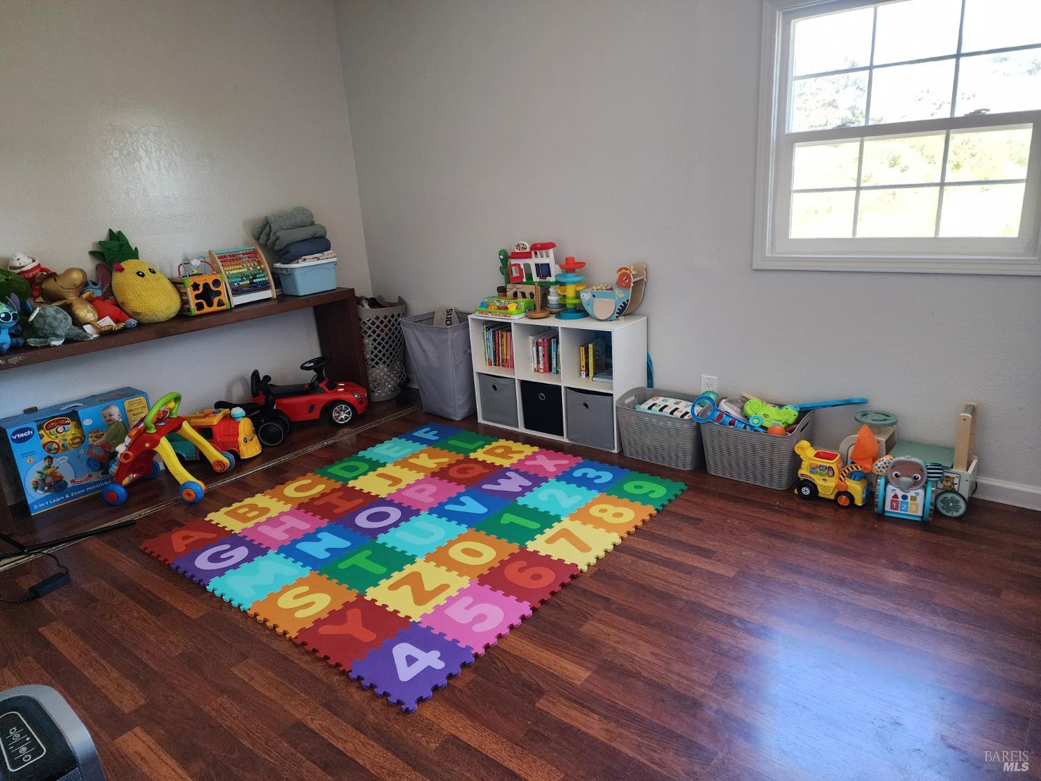 Detail Gallery Image 21 of 35 For 272 Woodridge Dr, Vallejo,  CA 94591 - 4 Beds | 2/1 Baths