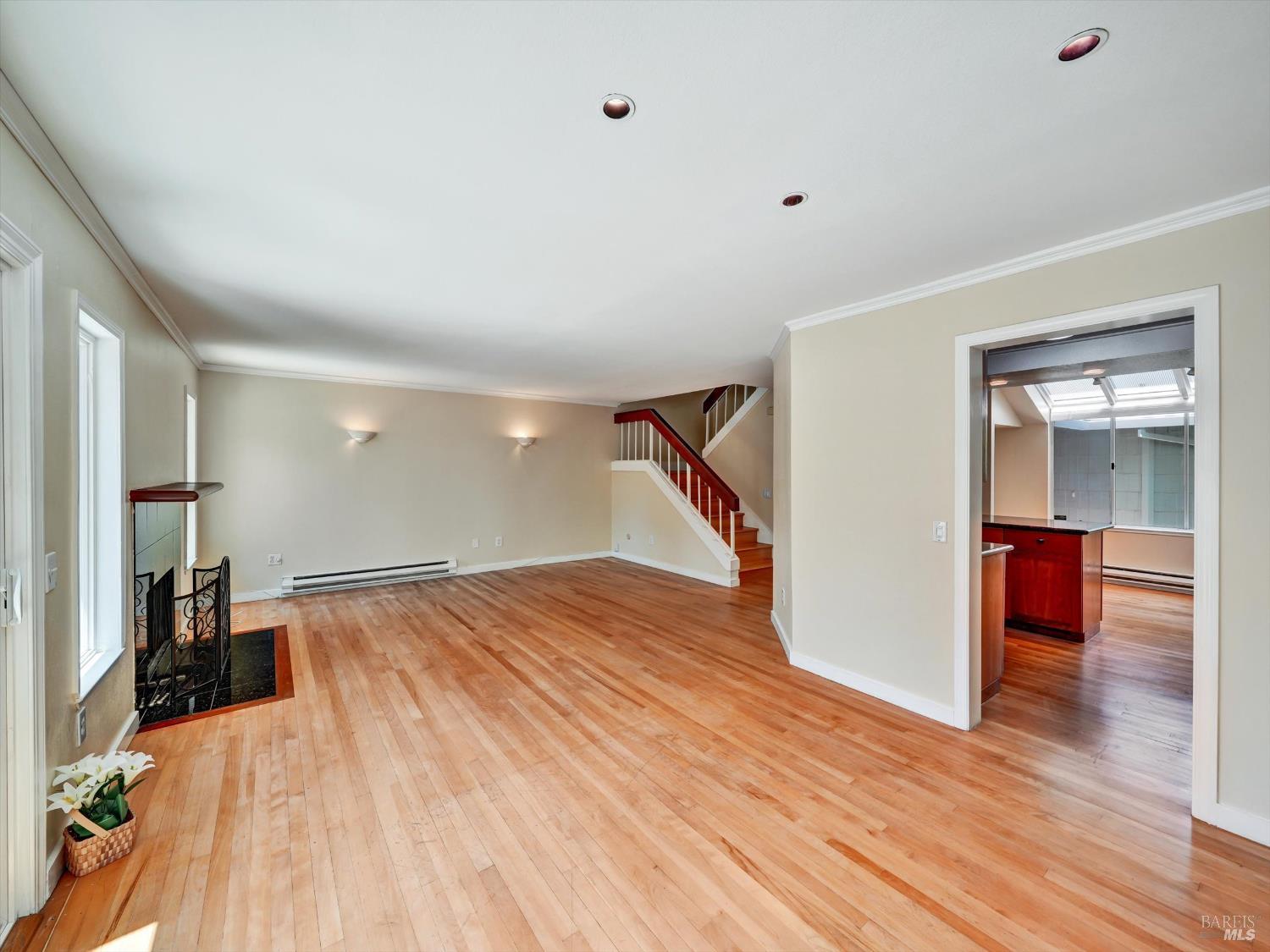 Detail Gallery Image 29 of 69 For 125 Spinnaker Point Dr, San Rafael,  CA 94901 - 2 Beds | 2 Baths