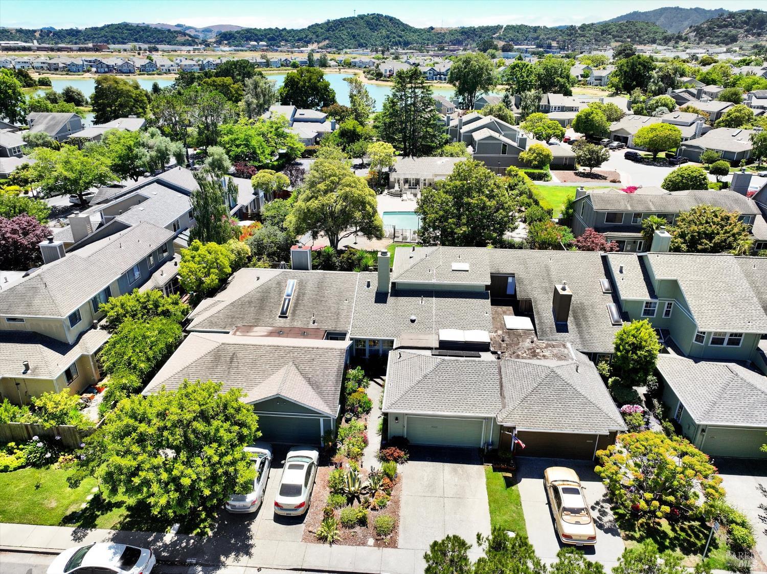 Detail Gallery Image 7 of 69 For 125 Spinnaker Point Dr, San Rafael,  CA 94901 - 2 Beds | 2 Baths