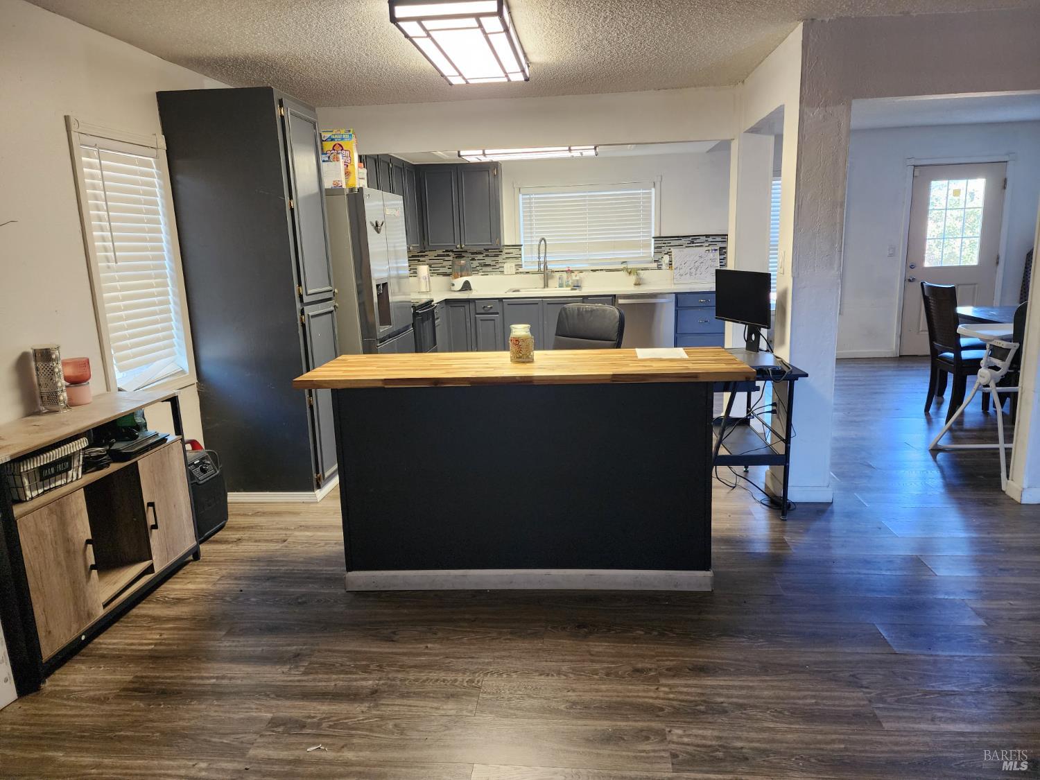 Detail Gallery Image 6 of 35 For 272 Woodridge Dr, Vallejo,  CA 94591 - 4 Beds | 2/1 Baths