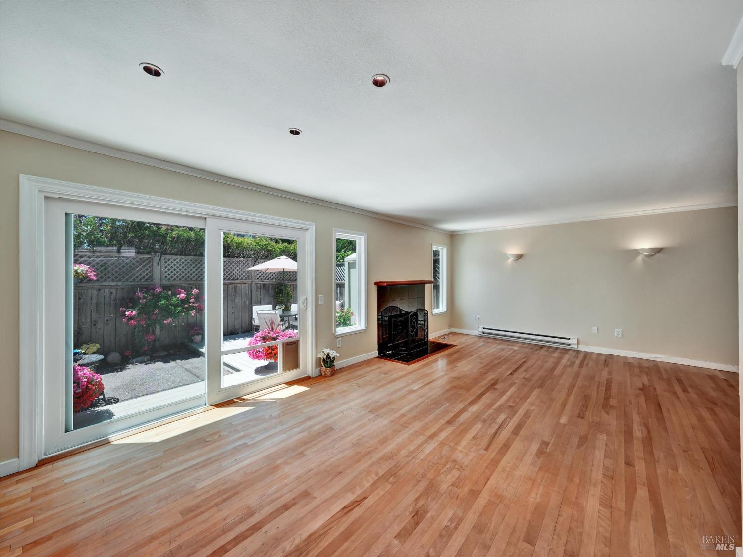 Detail Gallery Image 28 of 69 For 125 Spinnaker Point Dr, San Rafael,  CA 94901 - 2 Beds | 2 Baths