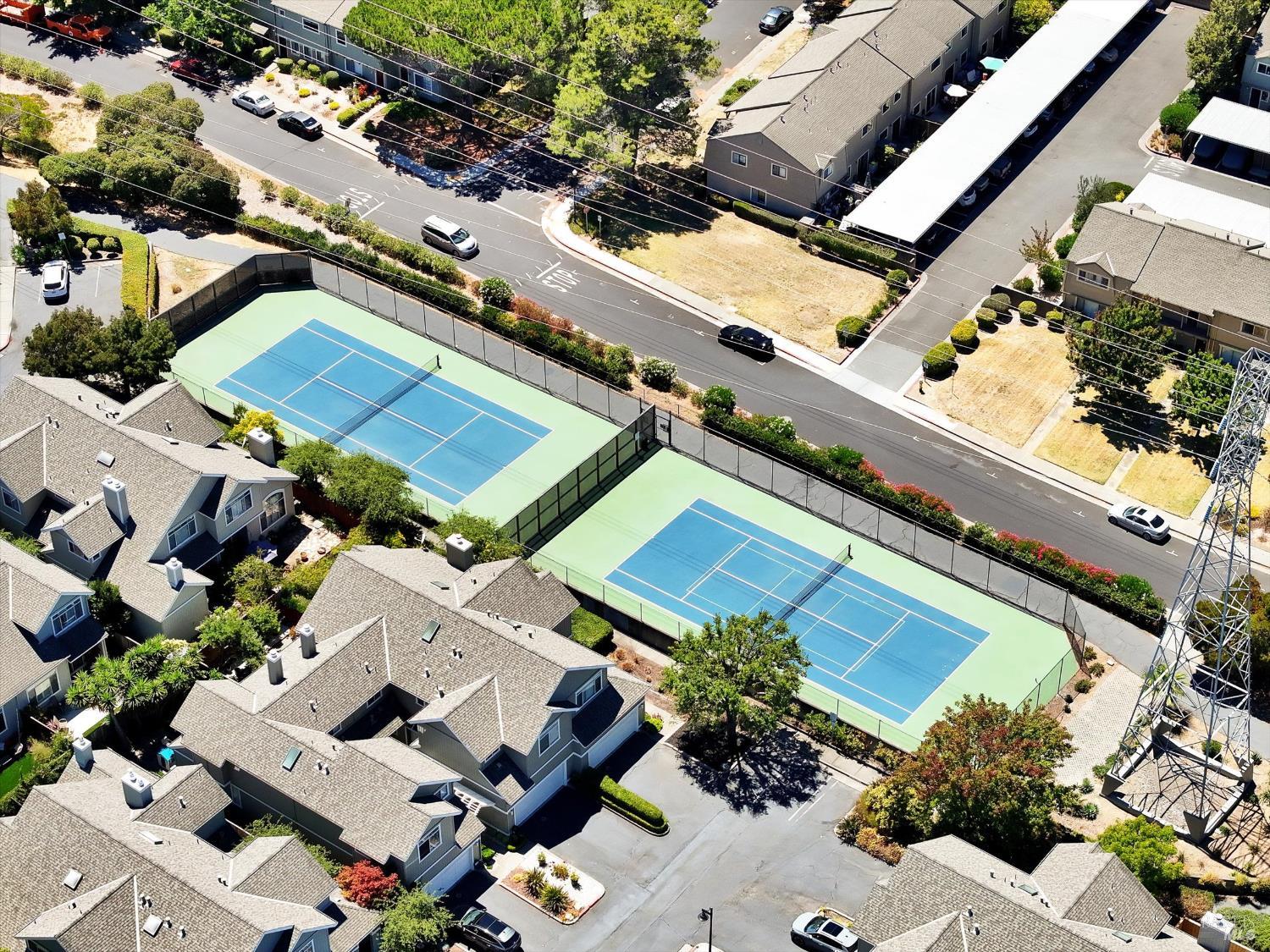 Detail Gallery Image 6 of 69 For 125 Spinnaker Point Dr, San Rafael,  CA 94901 - 2 Beds | 2 Baths