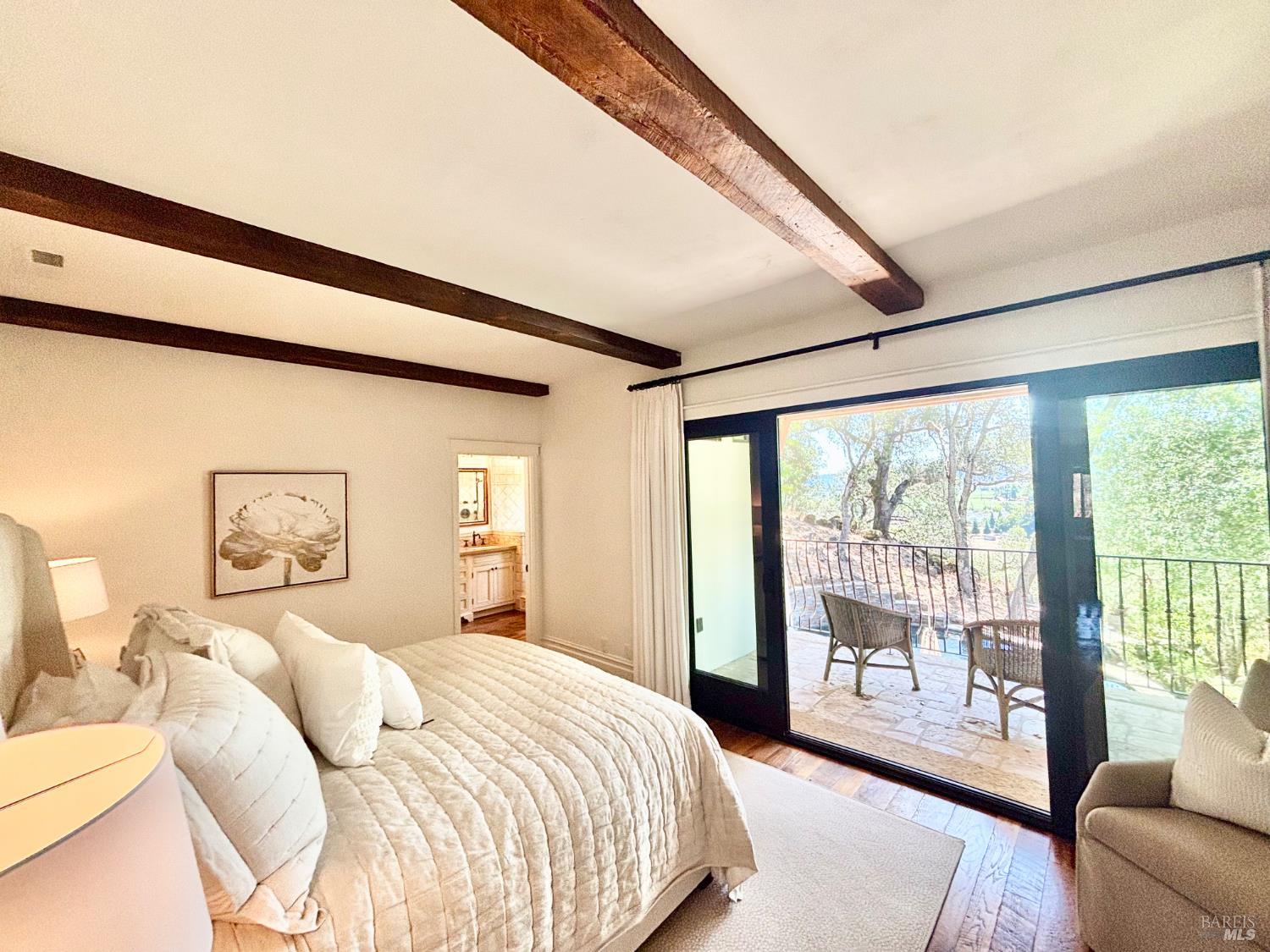 Detail Gallery Image 13 of 31 For 1700 Howell Mountain Rd, Saint Helena,  CA 94574 - 5 Beds | 4/1 Baths