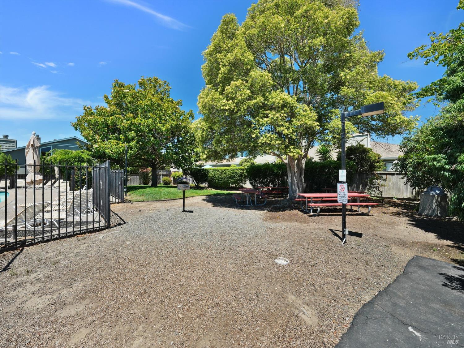 Detail Gallery Image 50 of 69 For 125 Spinnaker Point Dr, San Rafael,  CA 94901 - 2 Beds | 2 Baths