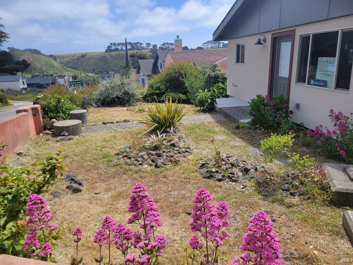 Detail Gallery Image 2 of 29 For 340 Main St, Point Arena,  CA 95468 - 2 Beds | 2 Baths