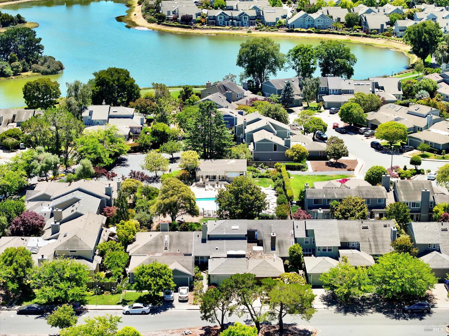 Detail Gallery Image 3 of 69 For 125 Spinnaker Point Dr, San Rafael,  CA 94901 - 2 Beds | 2 Baths