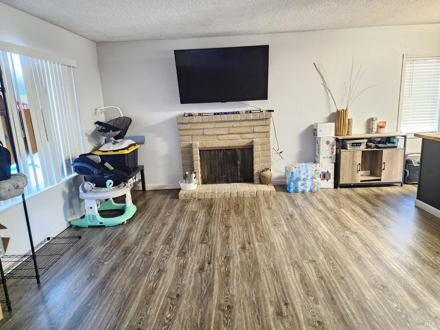 Detail Gallery Image 5 of 35 For 272 Woodridge Dr, Vallejo,  CA 94591 - 4 Beds | 2/1 Baths